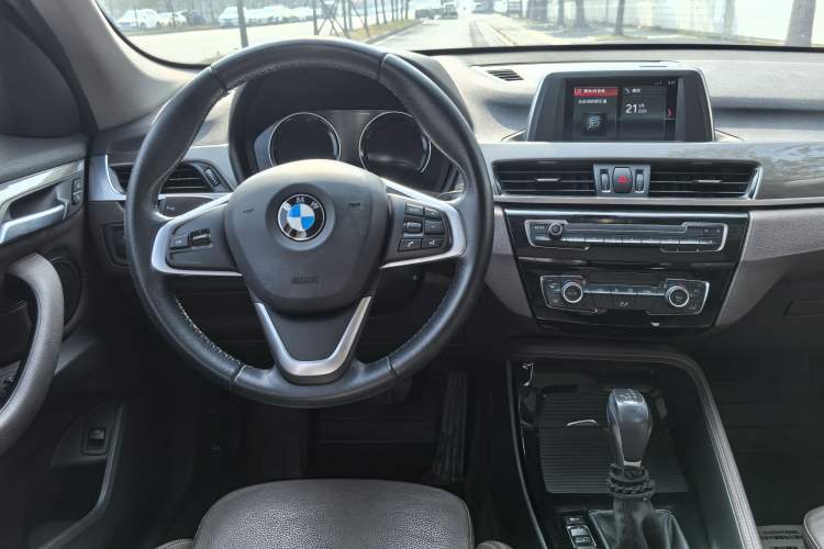 Used BMW X1 2019 sDrive18Li Premium Edition Steering Wheel