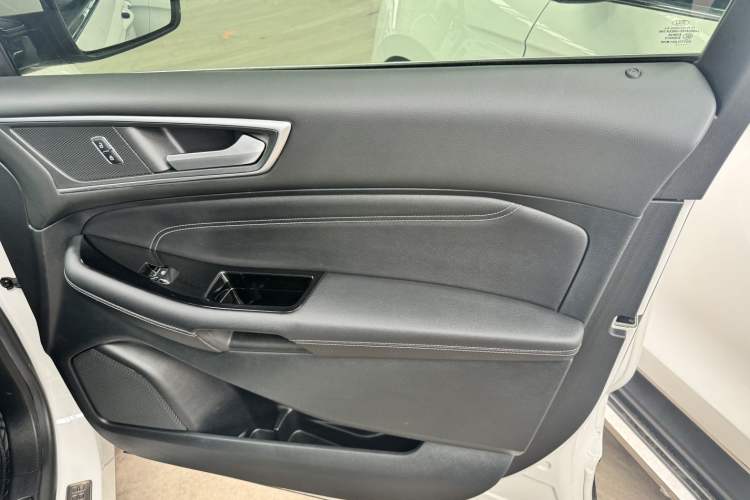 Used Ford Edge 2016 EcoBoost 245 Four-Wheel Drive Titanium Edition 7-Seater