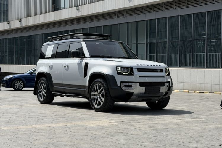 Used Land Rover Defender 2022 110 P400 Dark Edition
