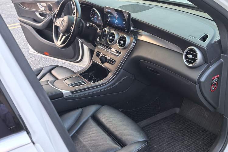 Used Mercedes-Benz GLC 2020 GLC 300 L 4MATIC Dynamic Edition Right Front Seat