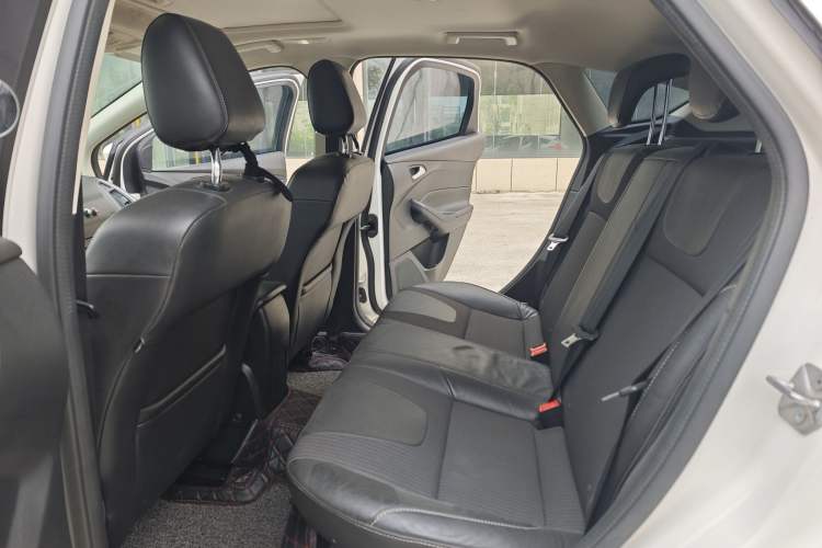 Used Ford Focus 2012 Hatchback 1.6L Manual Fashion Edition
