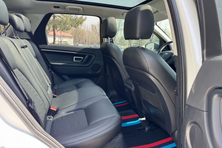 Used Land Rover Discovery Sport 2017 2.0T PURE Interior 6