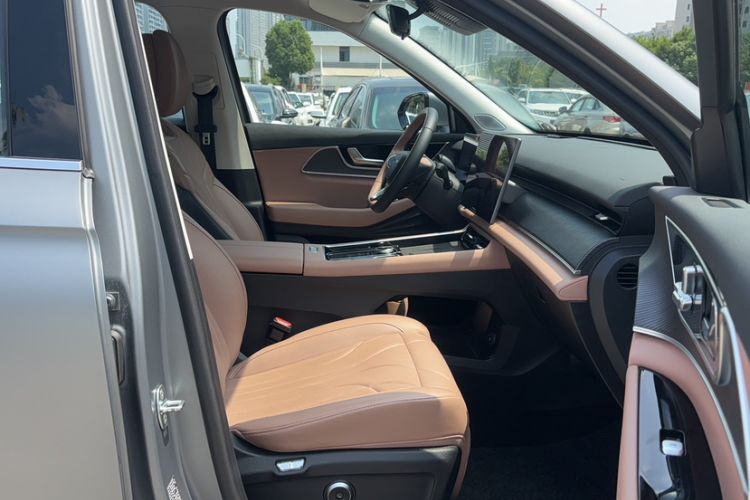 Used Chery Tiggo 8 L 2024 2.0T Two-Wheel Drive Prestige Version 5 Seats