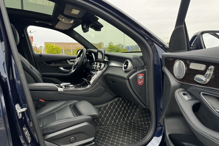 Used Mercedes-Benz GLC 2017 GLC 260 4MATIC Luxury Model