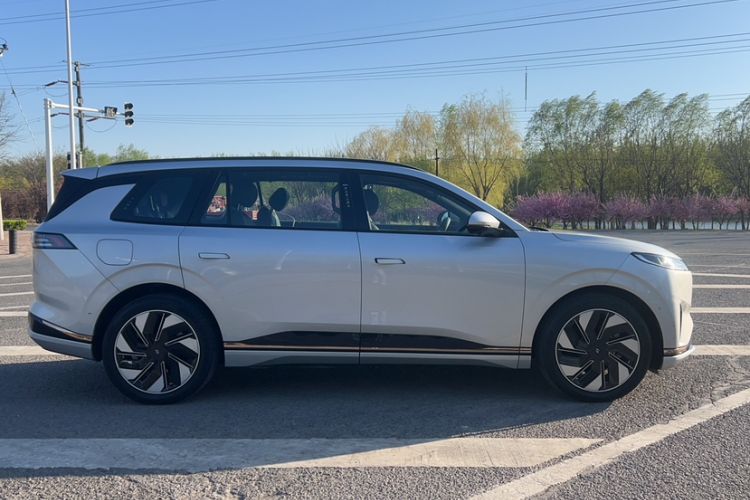 Used Dongfeng eπ eπ008 2024 210Max Range-Extended Version 6 Seats