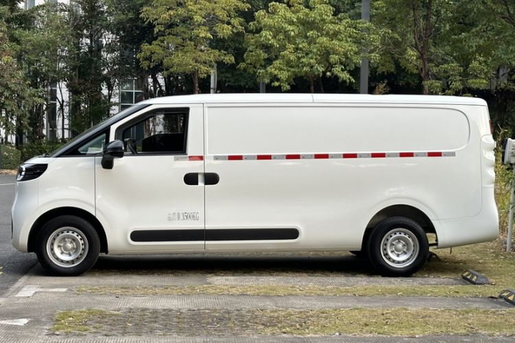 Used SAIC MAXUS Dana V1 2024 V1 Long Wheelbase Low Roof (51 kWh)