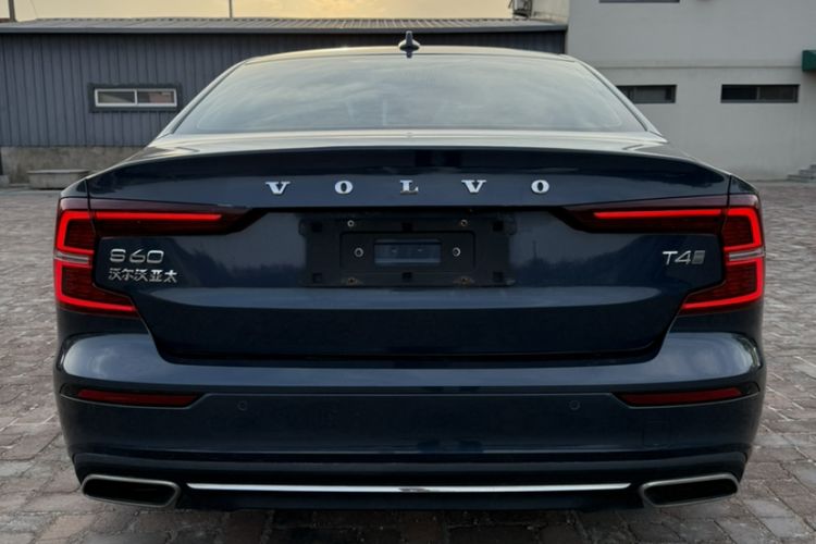 Used Volvo S60 2020 T4 Zhiyi Luxury Edition
