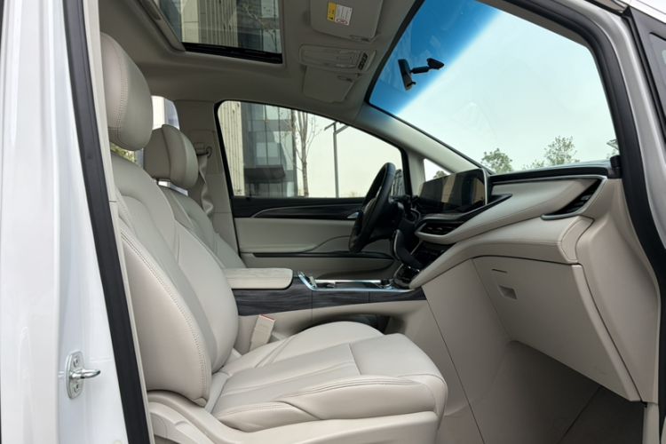 Used Buick GL8 2021 ES Landtrek 653T Comfort Edition Right Front Seat