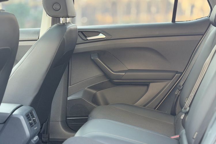 Used Volkswagen Tacqua 2021 200TSI DSG JoyConnect Edition Interior 3