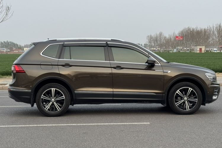 Used Volkswagen Tiguan L 2017 330TSI Automatic Two-Wheel Drive Flagship Edition Exterior 2