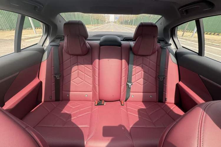 Used BMW 5 Series 2025 530Li Leading Model M Sport Package Interior 4