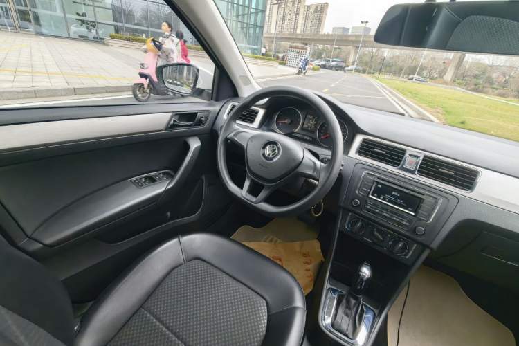 Used Volkswagen Santana 2015 Haval H6 1.6L Automatic Comfort Model Interior 3