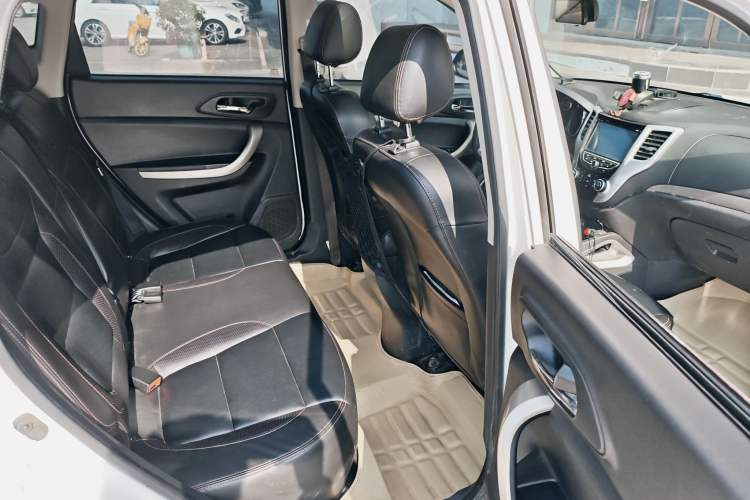 Used Changan CS35 2014 1.6L Automatic Luxury Model China IV Standard
