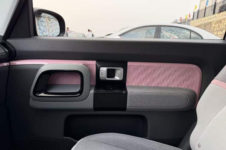 Used Baojun E300 2020 Plus Interstellar Smart Edition
