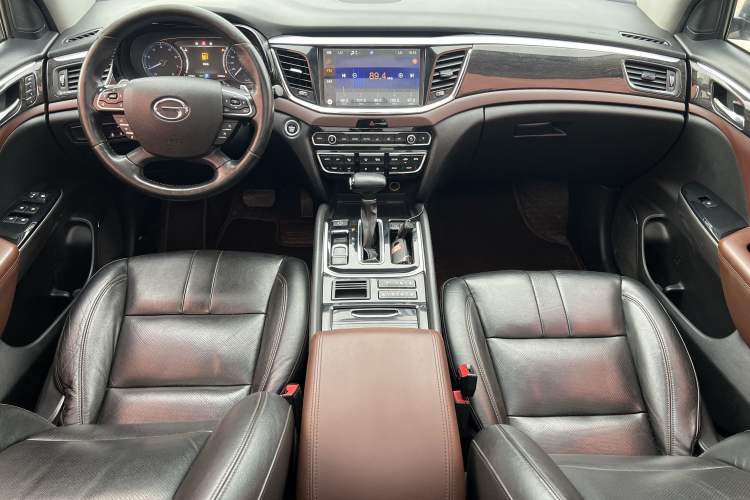 Used GAC Trumpchi GS8 2017 320T Two-Wheel Drive Luxury Smart Connectivity Version (7 Seats)