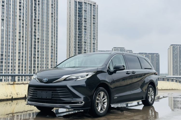 Used Toyota Sienna 2023 2.5L Hybrid Comfort Edition
