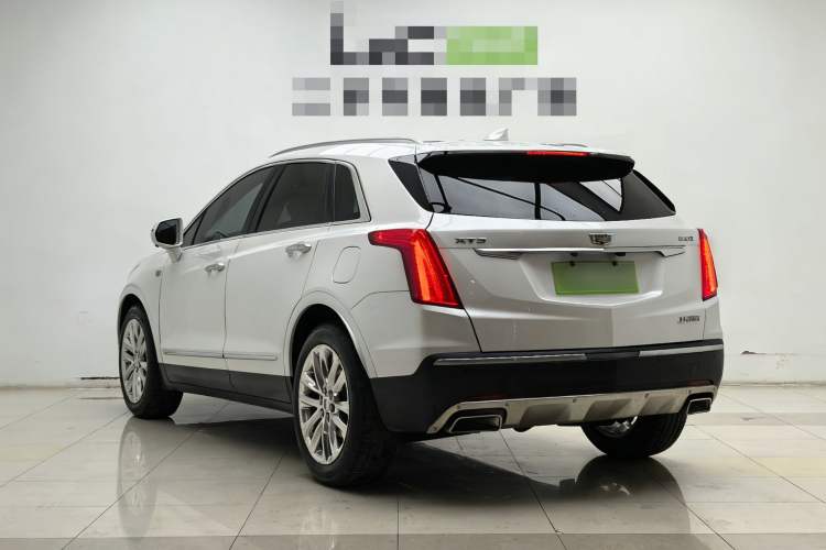 Used Cadillac XT5 2018 25T Luxury Model Exterior 2