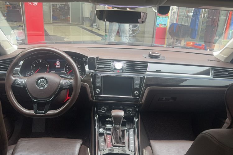 Used Volkswagen Phideon 2016 480 V6 Four-Wheel Drive Supreme Edition
