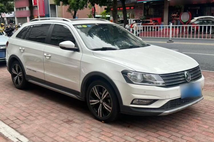 Used Volkswagen Cross Lavida 2016 1.6L Automatic Comfort Edition