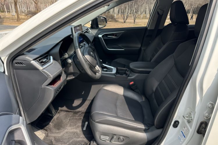 Used Toyota RAV4 2021 2.0L CVT Four-Wheel Drive Premium Edition Left Front Seat