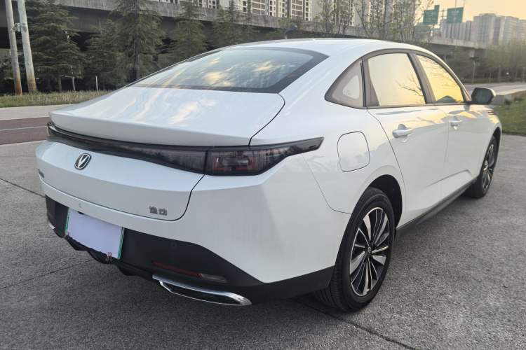 Used CHANGAN Eado PHEV 2025 Smart New Blue Whale 145KM High-Energy Edition Exterior 4