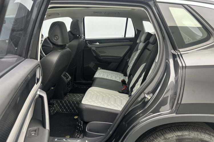 Used Volkswagen Tayron 2023 280TSI Two-Wheel-Drive Luxury Plus Advanced Version Interior 3