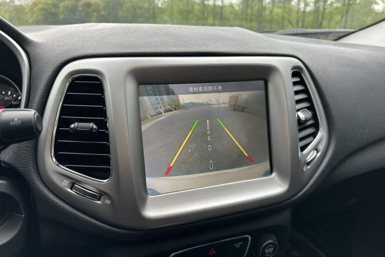 Used Jeep Compass 2017 200T Automatic Family Edition Interior 10