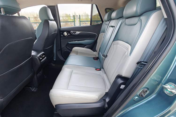 Used AION V 2023 Plus 70 Smart Enjoyment Seven-Seater Edition Ternary Lithium Interior 2