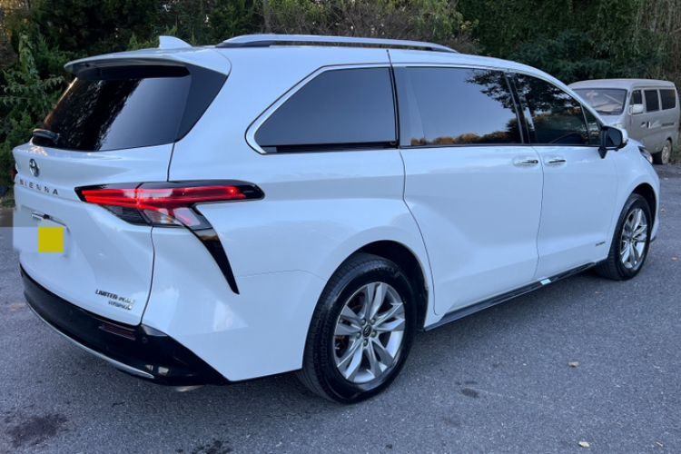 Used Toyota Sienna 2021 2.5L Hybrid Ultimate Edition

