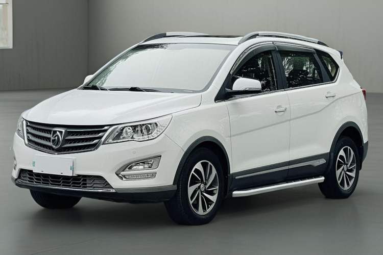 Used Baojun 560 2016 1.5T Manual Luxury Model Front Left 45 Deg