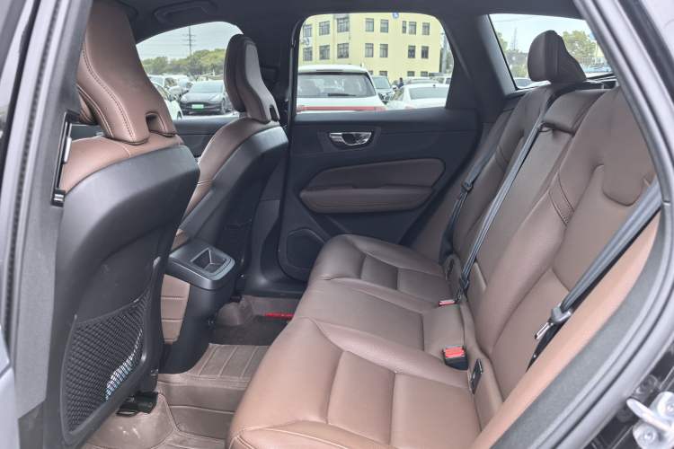 Used Volvo XC60 2024 B5 4x4 Smart Luxury Edition