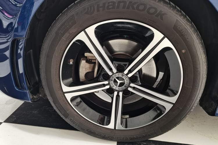 Used Mercedes-Benz A-Class 2022 Revised Version A 200 L Sport Sedan Fashionable Style Exterior 4