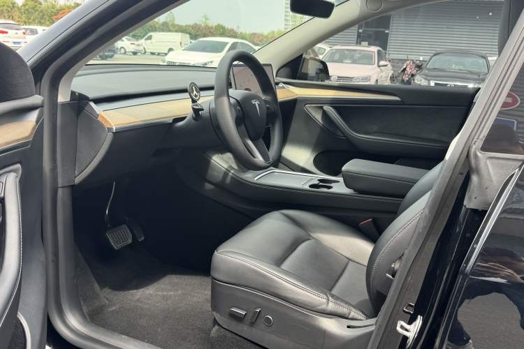 Used Tesla Model Y 2021 Standard Range Rear-Wheel Drive Version