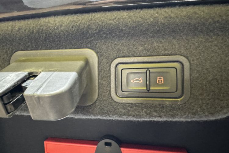 Used Audi A8 2016 A8L 45 TFSI quattro Luxury Edition Interior 14