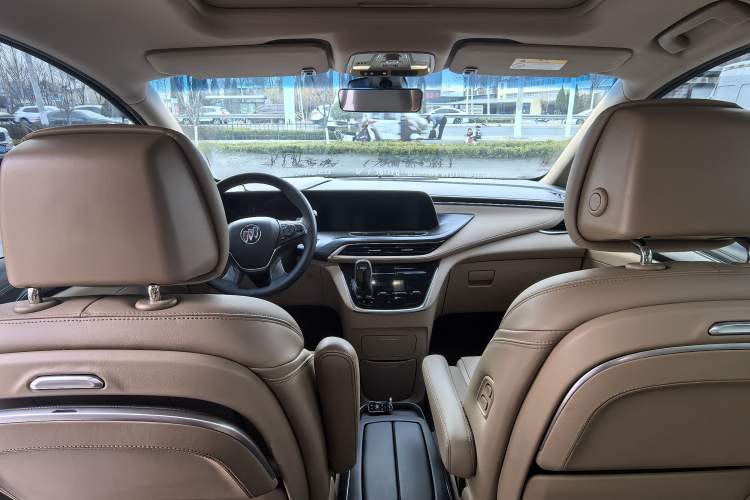 Used Buick GL8 2021 ES Landtrek 653T Luxury Model Interior 5