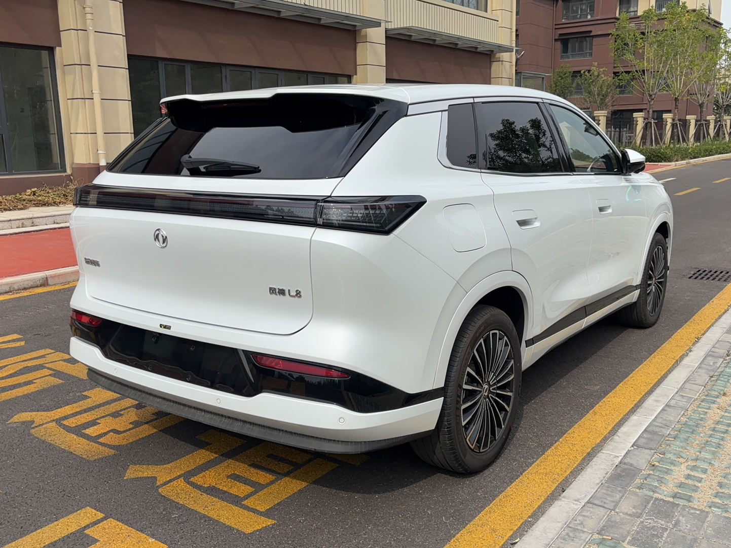 Dongfeng Aeolus L8 2025 Model 185KM Ideal Edition — снимка 6