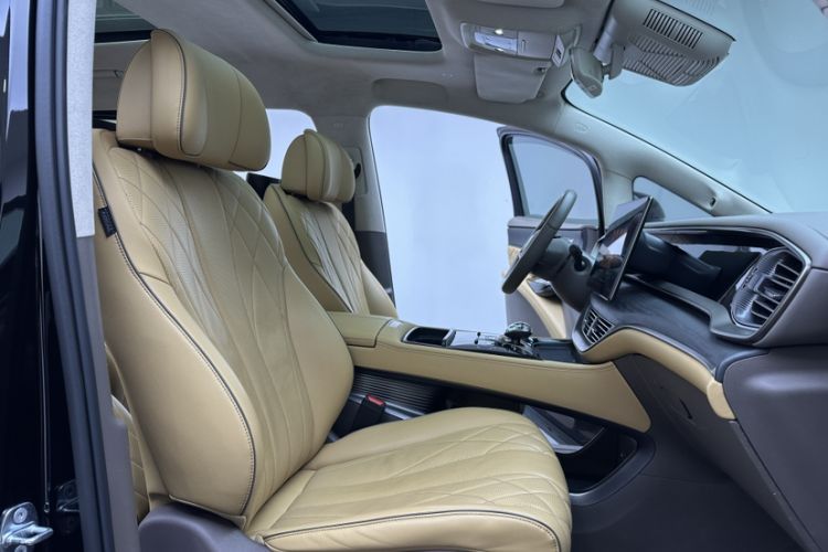 Used Denza D9 2022 DM-i 970 Four-Wheel Drive Flagship Model
