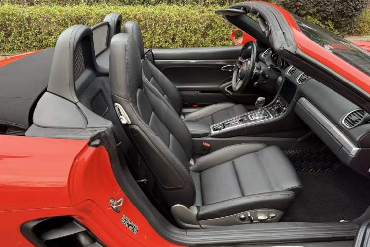 Used Porsche 718 2020 Boxster 2.0T Interior 3