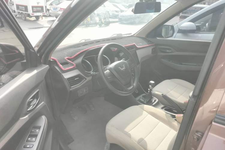 Used Wuling Hongguang 2019 1.5L S Standard Version China VI LAR