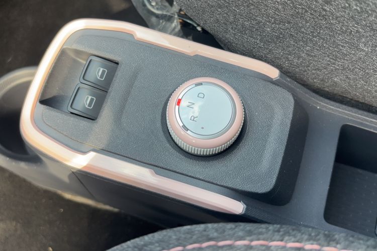 Used Chery New Energy QQ Ice Cream 2022 170km Sundae Phosphate Lithium-Ion