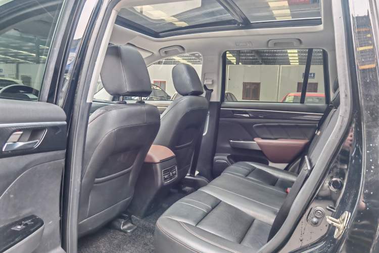 Used GAC Trumpchi GS7 2017 320T Two-Wheel-Drive Luxury Smart Connectivity Model