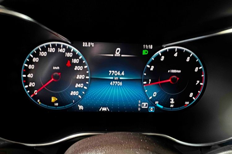 Used Mercedes-Benz GLC 2022 GLC 300 L 4MATIC Dynamic Model Odometer Close Up