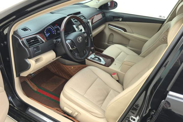 Used Toyota Camry 2013 2.0G Comfort Edition Interior 1