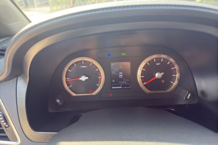 Used FORTHING Lingzhi 2024 M5L 1.5T Manual Comfort 7-Seater