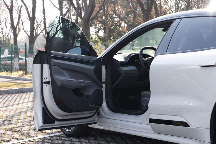 Used Zeekr 001 2025 WE Edition 95 kWh All-Wheel Drive
