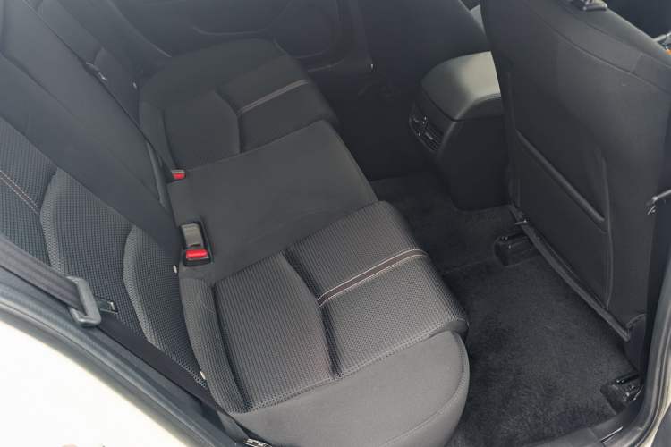 Used Mazda 3 Axela 2017 Hatchback 1.5L Automatic Luxury Model Emission Standard China V Interior 12