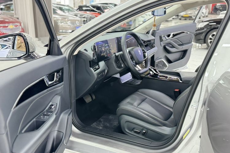 Used Bestune B70 2023 Third Generation 1.5T Automatic Enjoyment Version 70th Anniversary Edition
