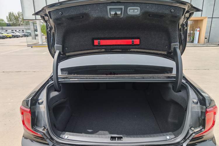 Used Volvo S90 2025 B5 Zhiya Luxury Edition Trunk