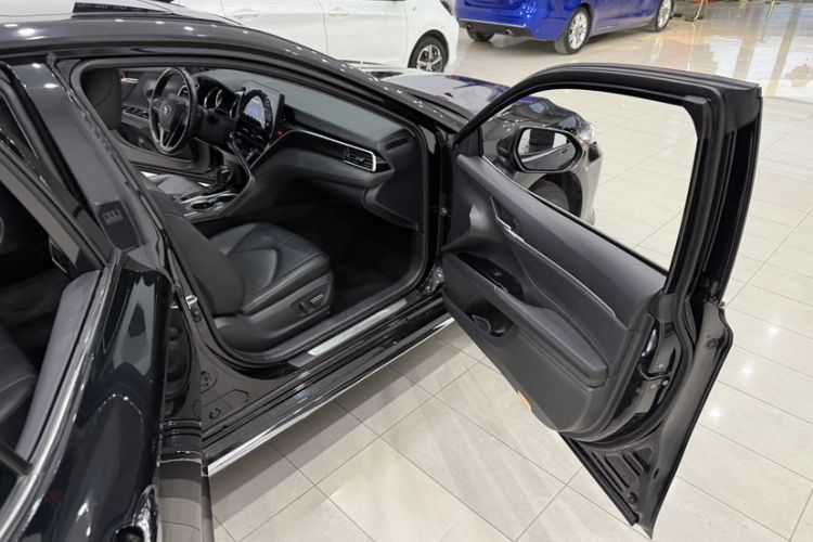 Used Toyota Camry 2023 2.0G Luxury Edition
