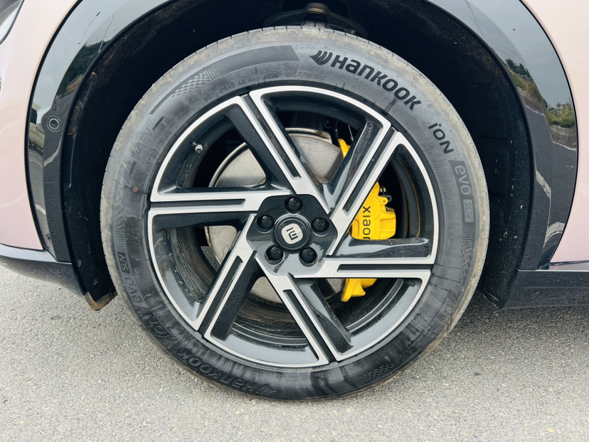 Xiaomi Auto YU7 2025 Ultra-Long Range All-Wheel Drive Pro Version — снимка 19